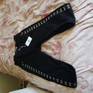 GOOD WAIST, HW, hook & eye design on eachside.